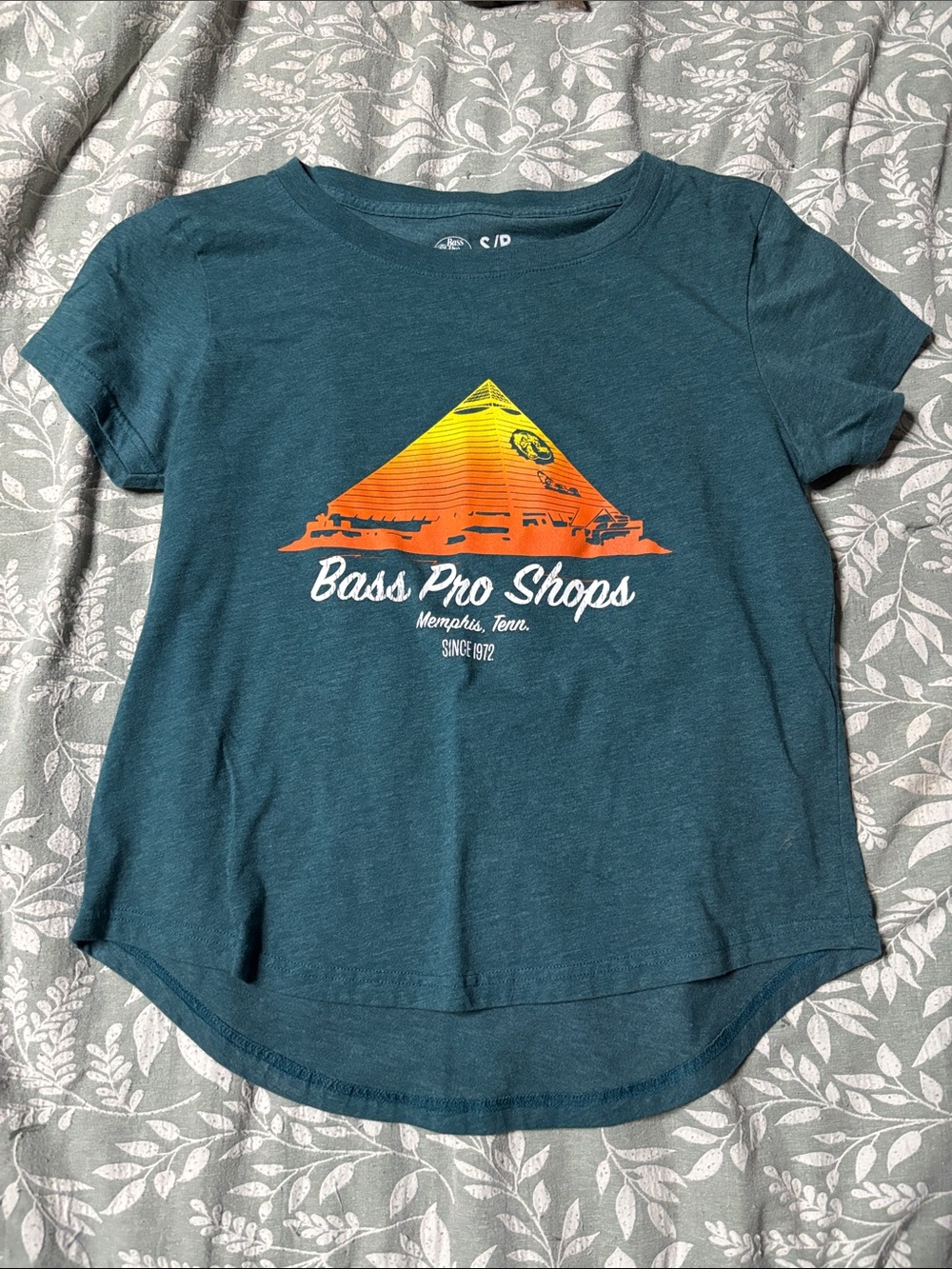 Bass Pro Shops Teal Short Sleeve Graphic Tee with Sunset Pyramid